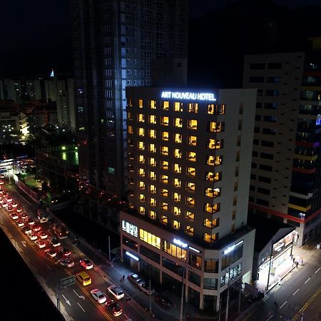 Geoje Artnouveau Suite Hotel Buitenkant foto