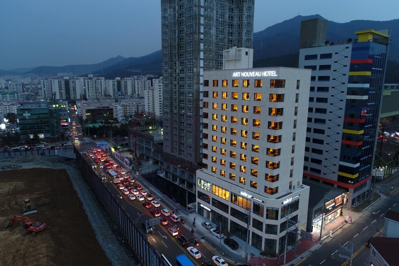 Geoje Artnouveau Suite Hotel Buitenkant foto