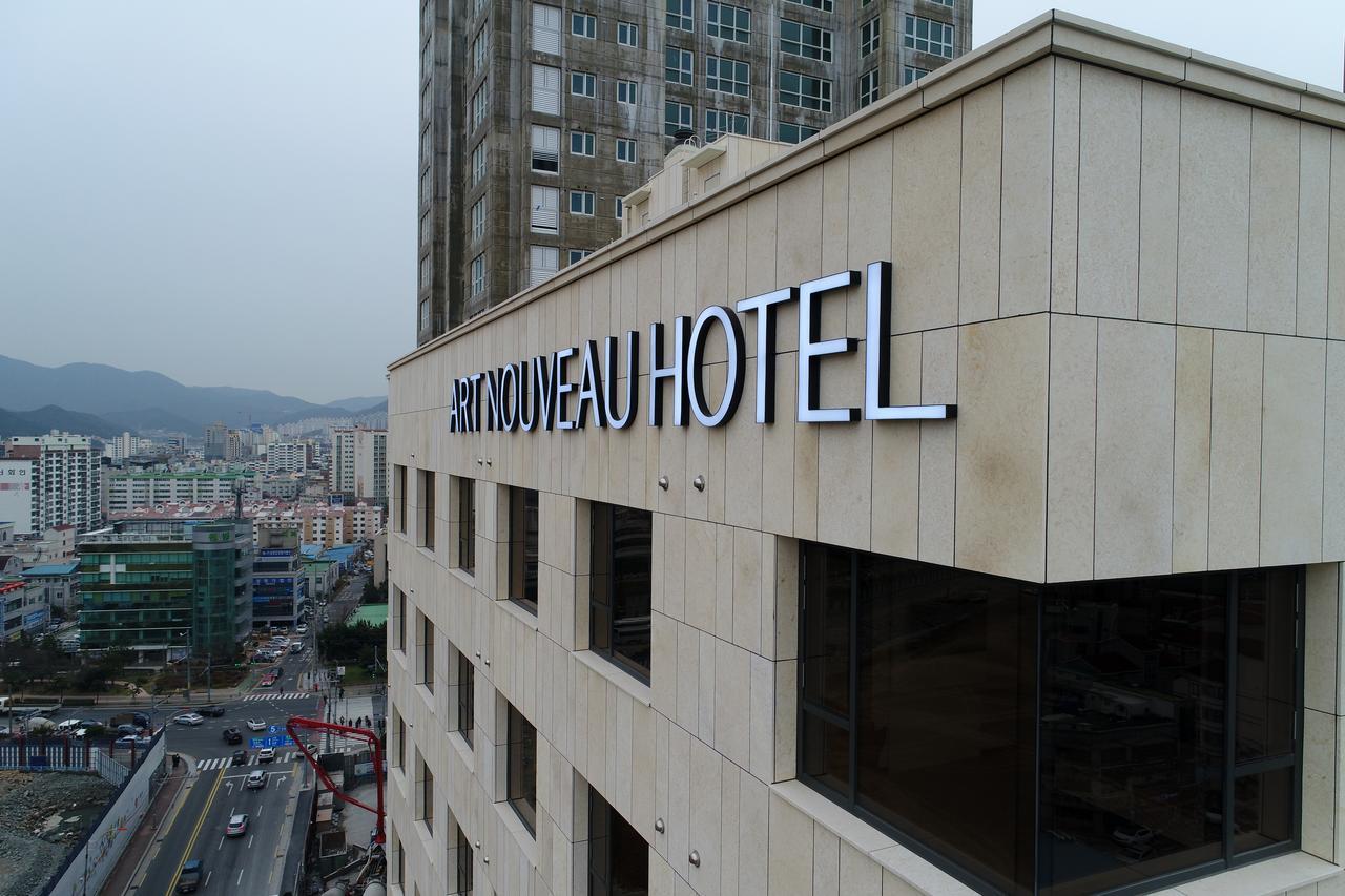 Geoje Artnouveau Suite Hotel Buitenkant foto